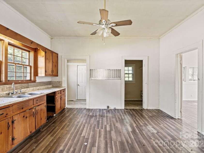 404 Community Street, Rock Hill, SC 29730.  MLS# CAR4276632, YatesRealty ID 32515. 