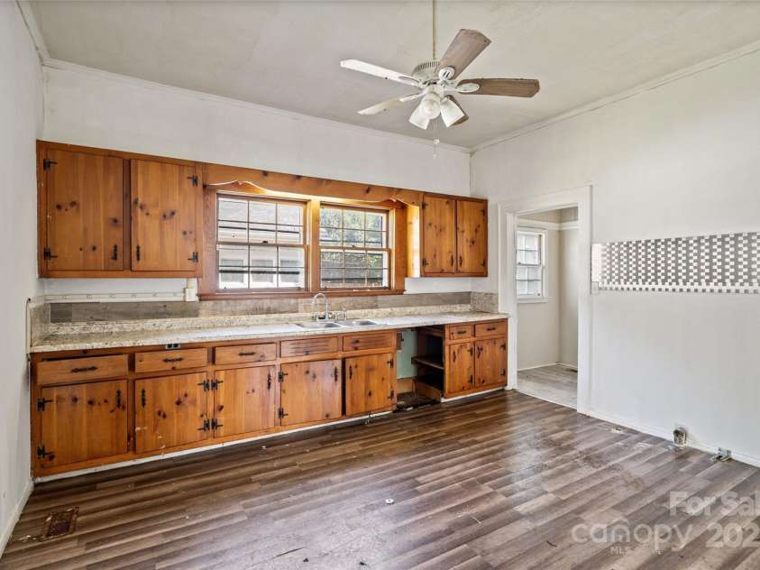 404 Community Street, Rock Hill, SC 29730.  MLS# CAR4276632, YatesRealty ID 32515. 