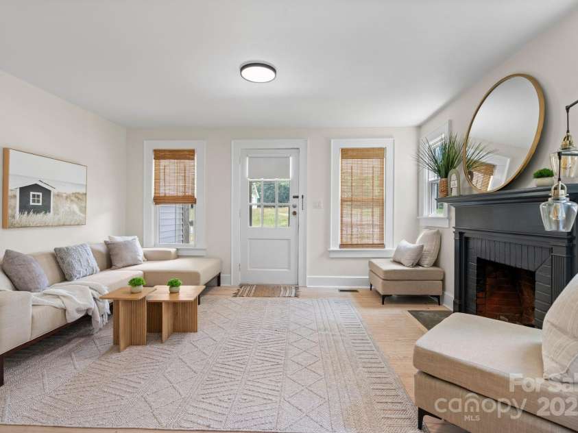 2704 Kool Park Road, Hickory, NC 28601.  MLS# CAR4276844, YatesRealty ID 32516. 