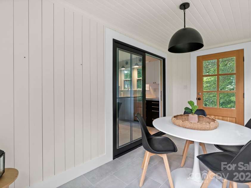 2704 Kool Park Road, Hickory, NC 28601.  MLS# CAR4276844, YatesRealty ID 32516. 