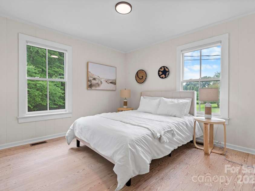 2704 Kool Park Road, Hickory, NC 28601.  MLS# CAR4276844, YatesRealty ID 32516. 