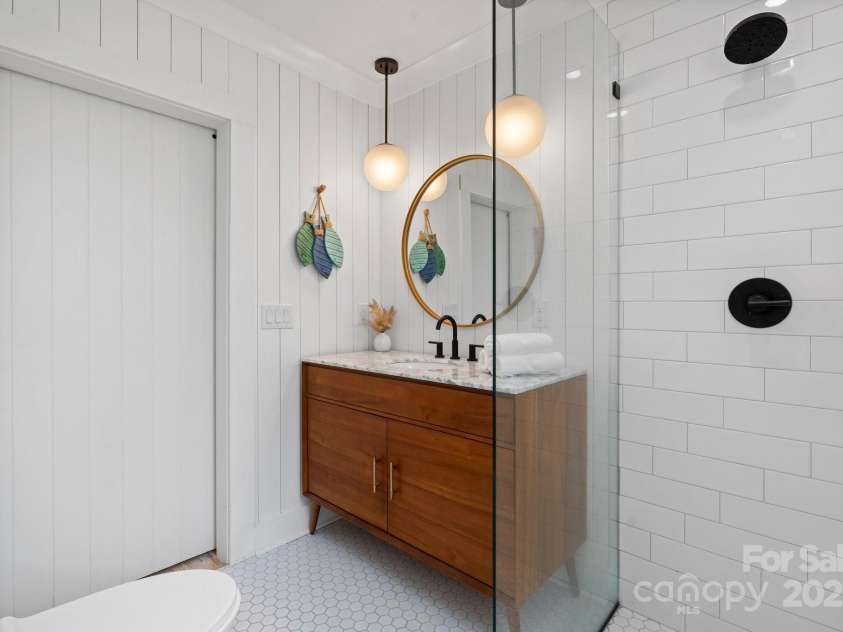 2704 Kool Park Road, Hickory, NC 28601.  MLS# CAR4276844, YatesRealty ID 32516. 