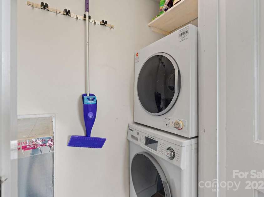 2704 Kool Park Road, Hickory, NC 28601.  MLS# CAR4276844, YatesRealty ID 32516. 