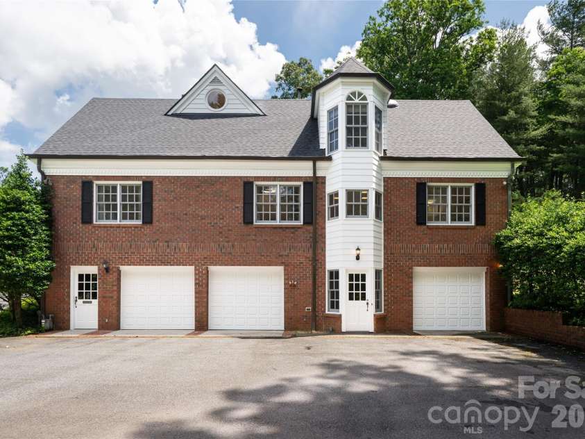 14 Brookside Road, Asheville, NC 28803.  MLS# CAR4372126, YatesRealty ID 32517. 3 car garage