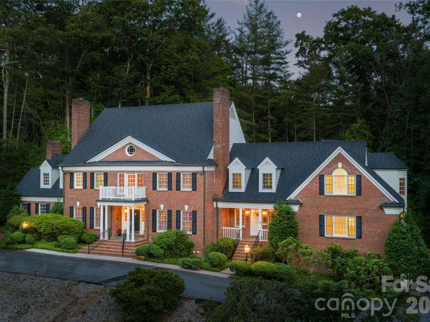 14 Brookside Road, Asheville, NC 28803.  MLS# CAR4372126, YatesRealty ID 32517. 