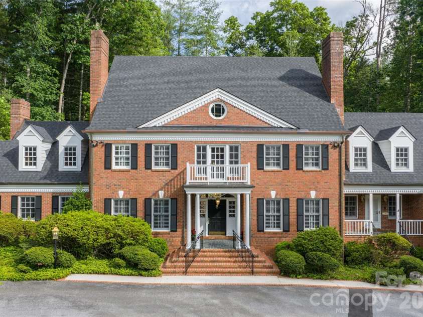 14 Brookside Road, Asheville, NC 28803.  MLS# CAR4372126, YatesRealty ID 32517. 