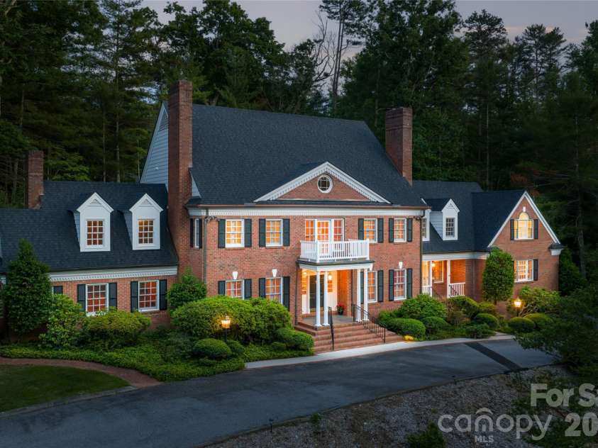 14 Brookside Road, Asheville, NC 28803.  MLS# CAR4372126, YatesRealty ID 32517. 