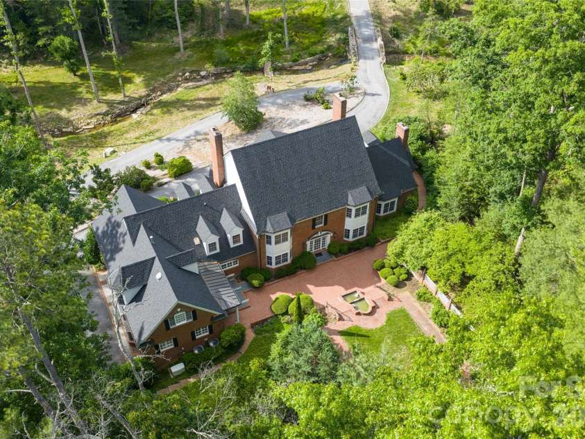 14 Brookside Road, Asheville, NC 28803.  MLS# CAR4372126, YatesRealty ID 32517. 