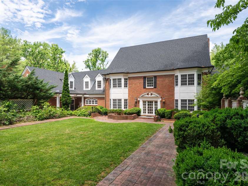 14 Brookside Road, Asheville, NC 28803.  MLS# CAR4372126, YatesRealty ID 32517. 