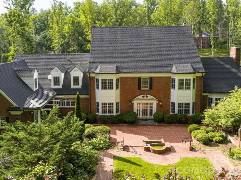 14 Brookside Road, Asheville, NC 28803.  MLS# CAR4372126, YatesRealty ID 32517. 
