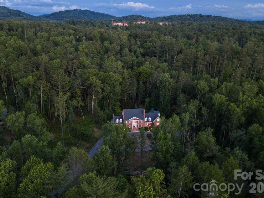 14 Brookside Road, Asheville, NC 28803.  MLS# CAR4372126, YatesRealty ID 32517. 