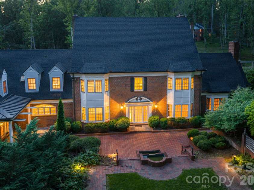 14 Brookside Road, Asheville, NC 28803.  MLS# CAR4372126, YatesRealty ID 32517. 