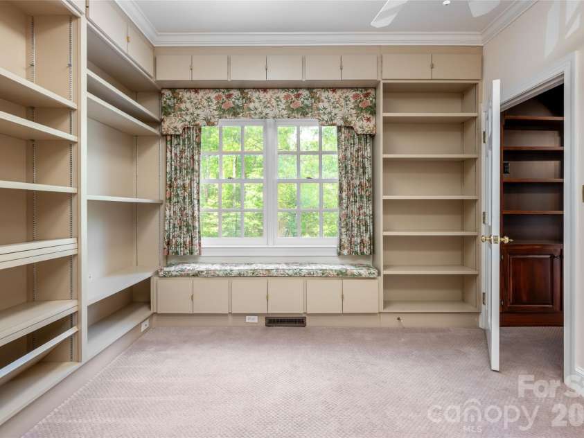 14 Brookside Road, Asheville, NC 28803.  MLS# CAR4372126, YatesRealty ID 32517. Office on main floor