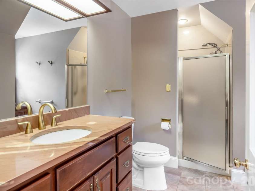 14 Brookside Road, Asheville, NC 28803.  MLS# CAR4372126, YatesRealty ID 32517. Second primary bath