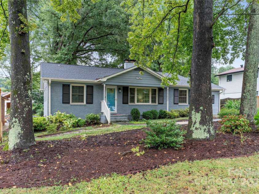 1740 Lansdale Drive, Charlotte, NC 28205.  MLS# CAR4263838, YatesRealty ID 32517. 