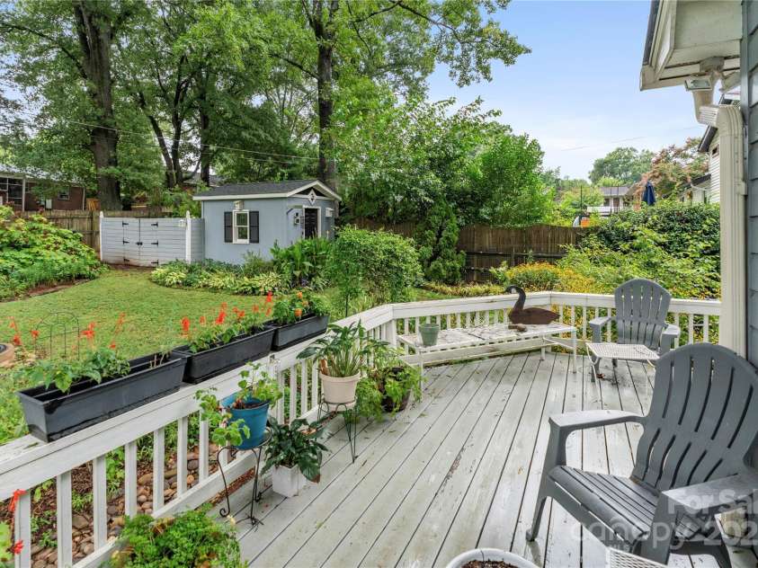 1740 Lansdale Drive, Charlotte, NC 28205.  MLS# CAR4263838, YatesRealty ID 32517. 