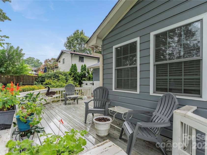 1740 Lansdale Drive, Charlotte, NC 28205.  MLS# CAR4263838, YatesRealty ID 32517. Deck