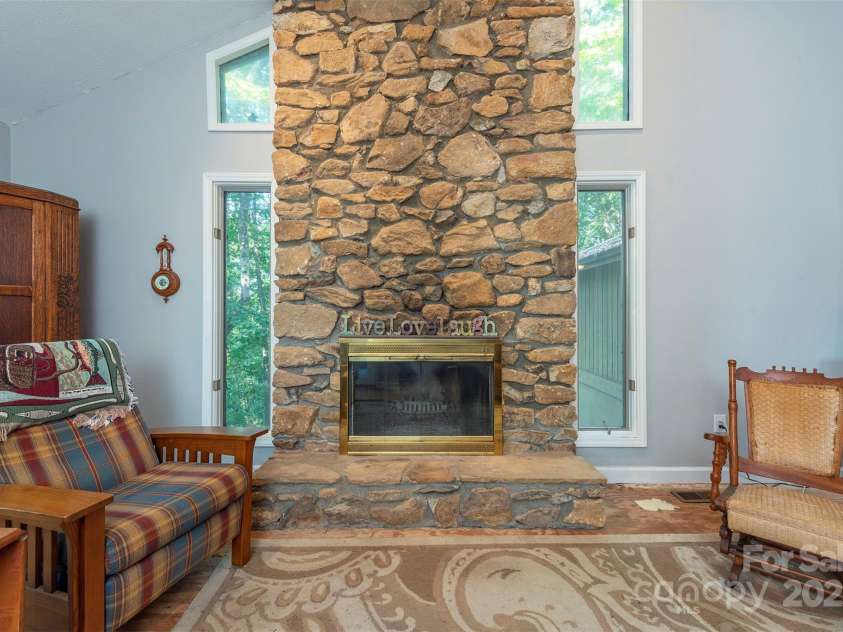 10 Chestnut Ridge Road, Mills River, NC 28759.  MLS# CAR4285429, YatesRealty ID 32518. 