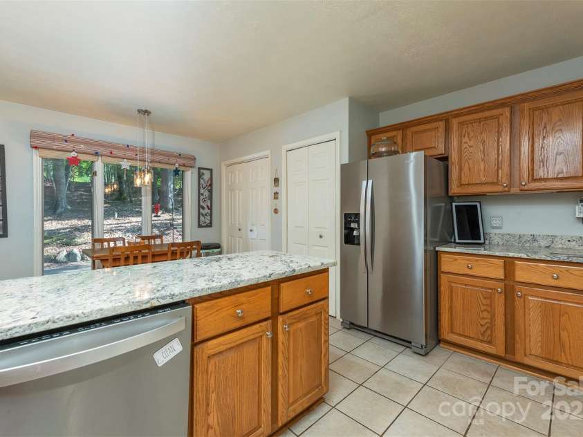 10 Chestnut Ridge Road, Mills River, NC 28759.  MLS# CAR4285429, YatesRealty ID 32518. 