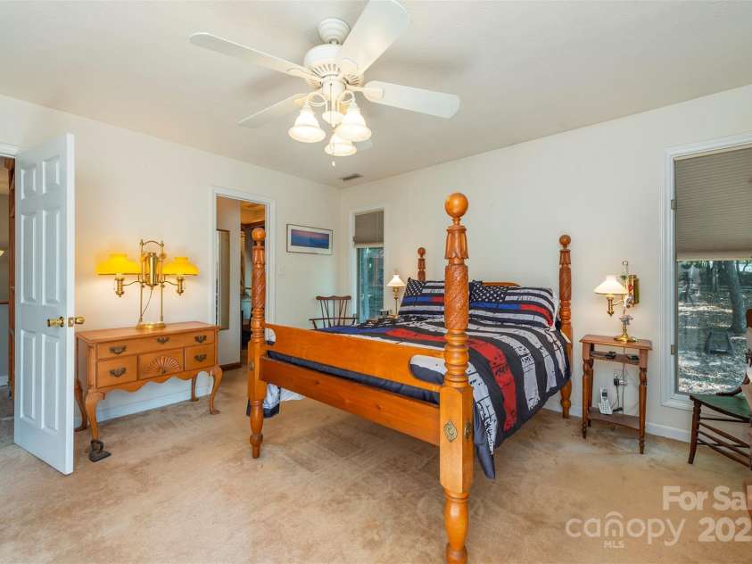 10 Chestnut Ridge Road, Mills River, NC 28759.  MLS# CAR4285429, YatesRealty ID 32518. 