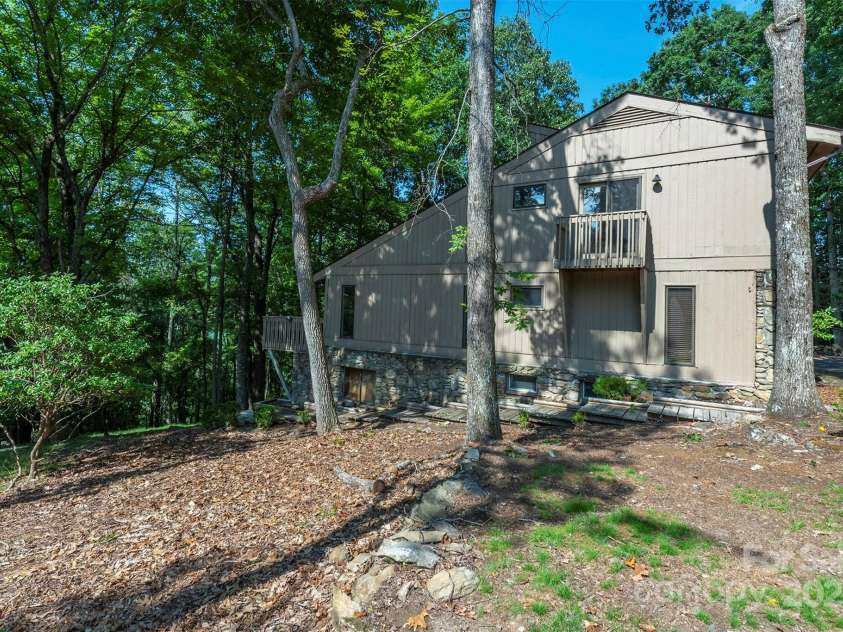 10 Chestnut Ridge Road, Mills River, NC 28759.  MLS# CAR4285429, YatesRealty ID 32518. Corner lot with low-maintenance landscaping.