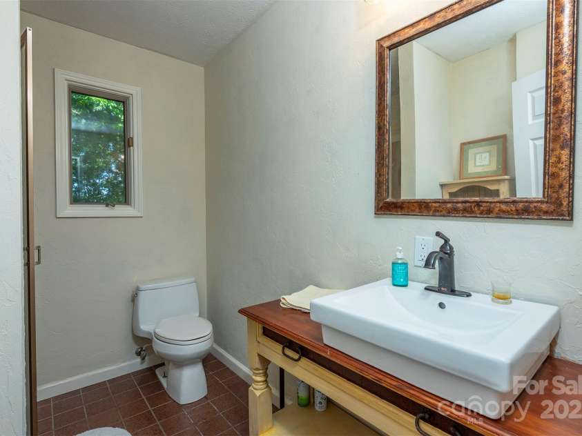 10 Chestnut Ridge Road, Mills River, NC 28759.  MLS# CAR4285429, YatesRealty ID 32518. Second Bathroom on Upper Level