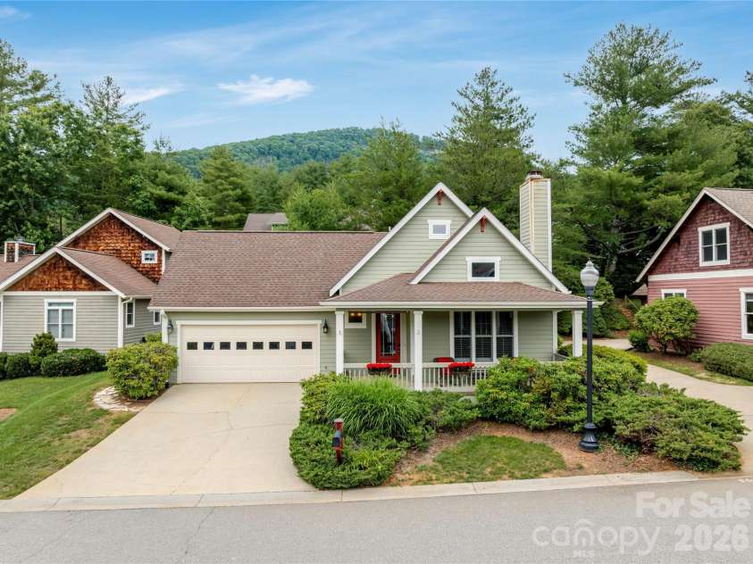 7 Veranda Trail, Asheville, NC 28803.  MLS# CAR4389928, YatesRealty ID 32518. 