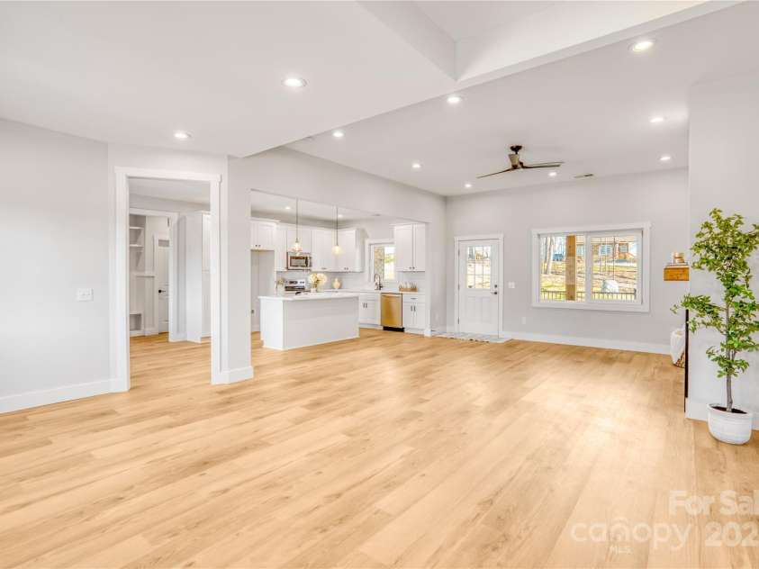 1509 Avalon Oaks Court, Dallas, NC 28034.  MLS# CAR4227011, YatesRealty ID 3252. 