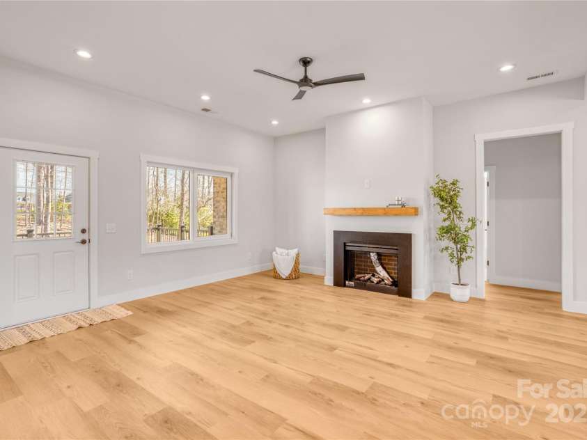 1509 Avalon Oaks Court, Dallas, NC 28034.  MLS# CAR4227011, YatesRealty ID 3252. 