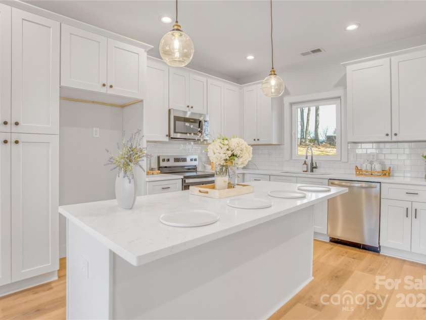 1509 Avalon Oaks Court, Dallas, NC 28034.  MLS# CAR4227011, YatesRealty ID 3252. 