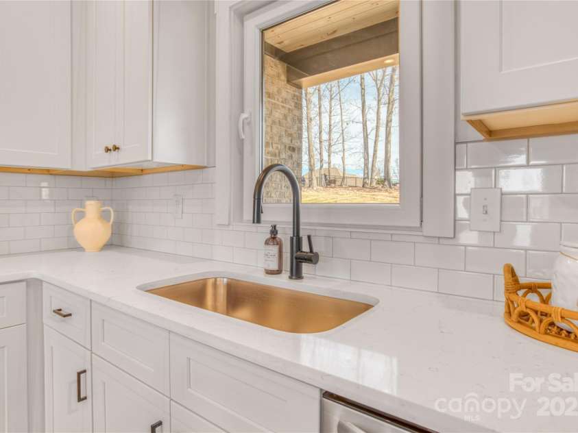 1509 Avalon Oaks Court, Dallas, NC 28034.  MLS# CAR4227011, YatesRealty ID 3252. 