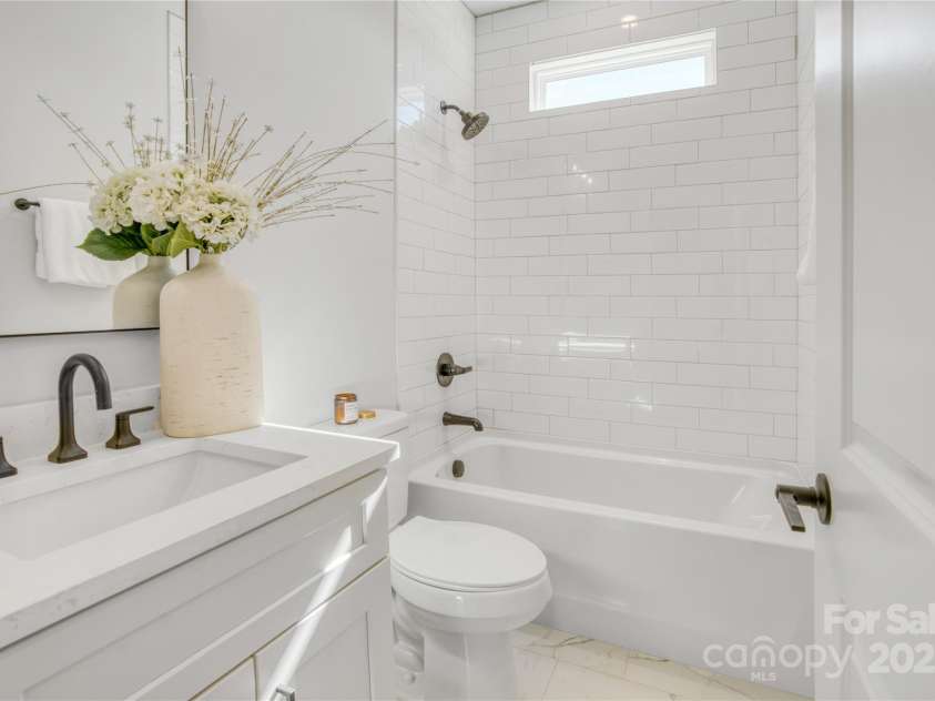 1509 Avalon Oaks Court, Dallas, NC 28034.  MLS# CAR4227011, YatesRealty ID 3252. 