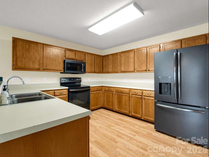 5573 Lennox Drive, Kings Mountain, NC 28086.  MLS# CAR4335001, YatesRealty ID 3252. 