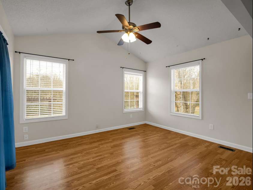 5573 Lennox Drive, Kings Mountain, NC 28086.  MLS# CAR4335001, YatesRealty ID 3252. 