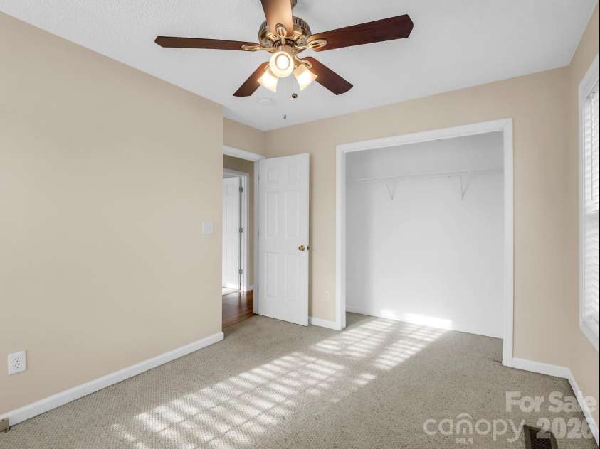 5573 Lennox Drive, Kings Mountain, NC 28086.  MLS# CAR4335001, YatesRealty ID 3252. 