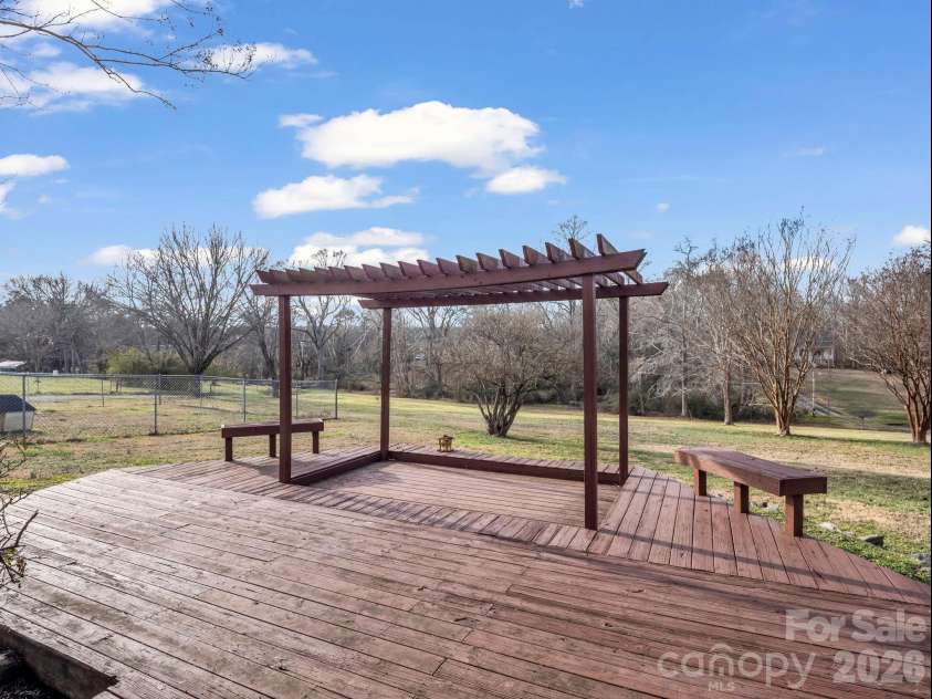 5573 Lennox Drive, Kings Mountain, NC 28086.  MLS# CAR4335001, YatesRealty ID 3252. 