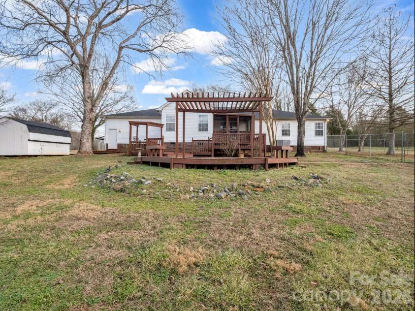 5573 Lennox Drive, Kings Mountain, NC 28086.  MLS# CAR4335001, YatesRealty ID 3252. 