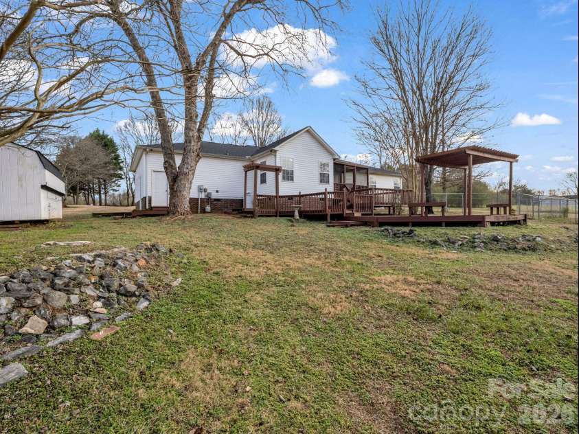 5573 Lennox Drive, Kings Mountain, NC 28086.  MLS# CAR4335001, YatesRealty ID 3252. 