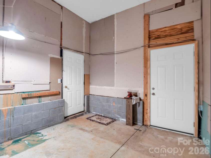 5573 Lennox Drive, Kings Mountain, NC 28086.  MLS# CAR4335001, YatesRealty ID 3252. Interior Utility Room