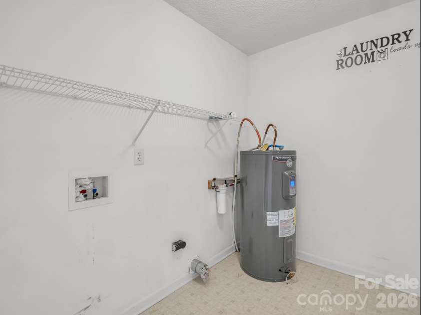 5573 Lennox Drive, Kings Mountain, NC 28086.  MLS# CAR4335001, YatesRealty ID 3252. Laundry