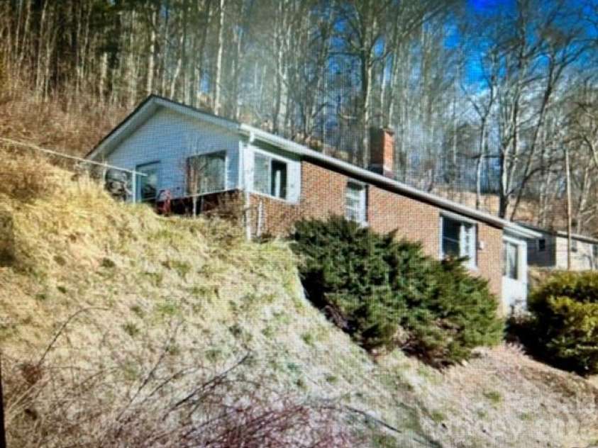 10200 US 23 Highway, Mars Hill, NC 28754.  MLS# CAR4396334, YatesRealty ID 32521. 