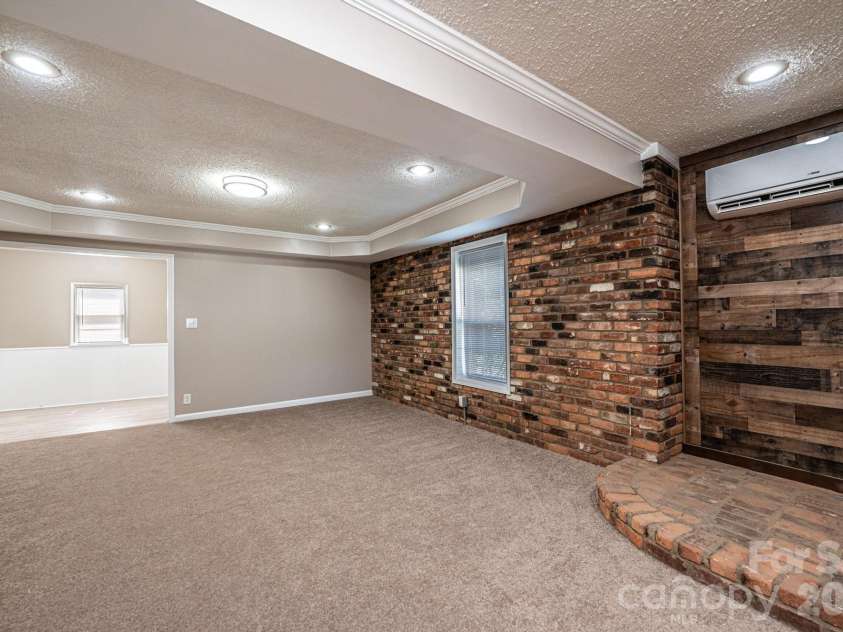 1614 College Avenue, Lenoir, NC 28645.  MLS# CAR4388990, YatesRealty ID 32522. 