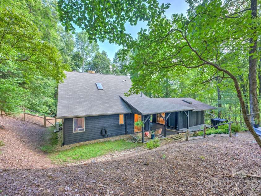 48 Black Oak Forest Road, Fairview, NC 28730.  MLS# CAR4275756, YatesRealty ID 32522. Blending Warmth & Modern