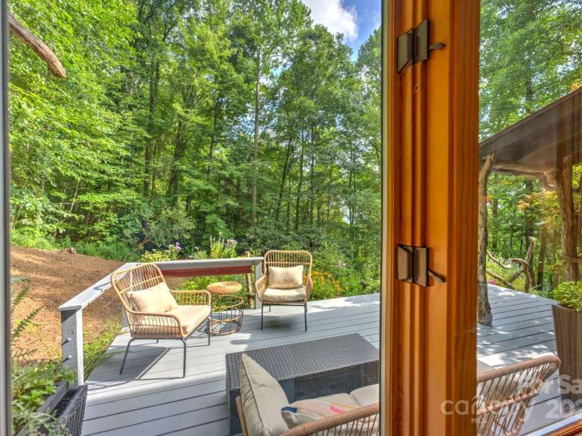 48 Black Oak Forest Road, Fairview, NC 28730.  MLS# CAR4275756, YatesRealty ID 32522. Quality Casement Windows
