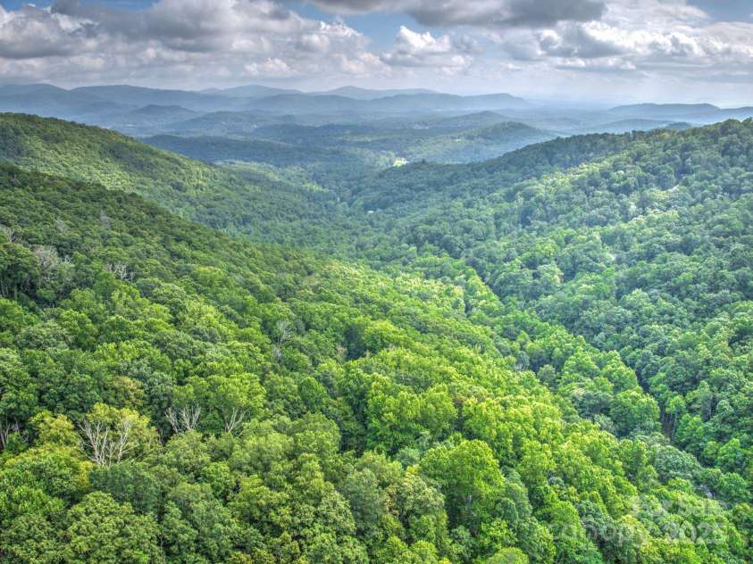 48 Black Oak Forest Road, Fairview, NC 28730.  MLS# CAR4275756, YatesRealty ID 32522. The Mountains of WNC 