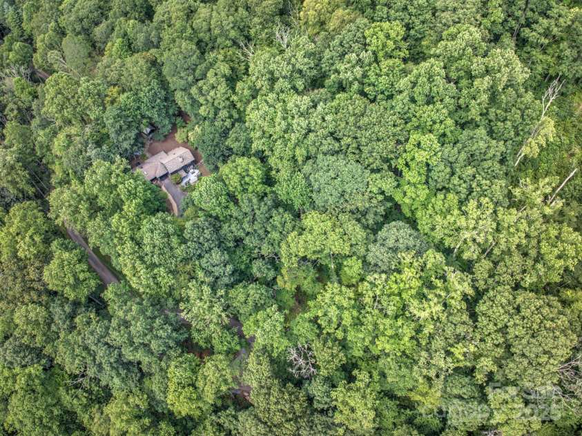 48 Black Oak Forest Road, Fairview, NC 28730.  MLS# CAR4275756, YatesRealty ID 32522. The Perfect Retreat 