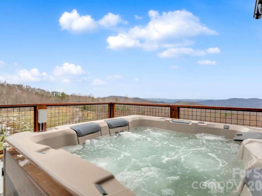 52 Great Sky Court, Banner Elk, NC 28604.  MLS# CAR4355771, YatesRealty ID 32524. 