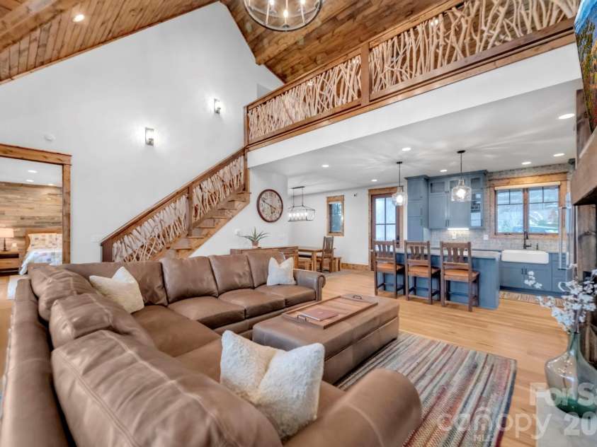 52 Great Sky Court, Banner Elk, NC 28604.  MLS# CAR4355771, YatesRealty ID 32524. 