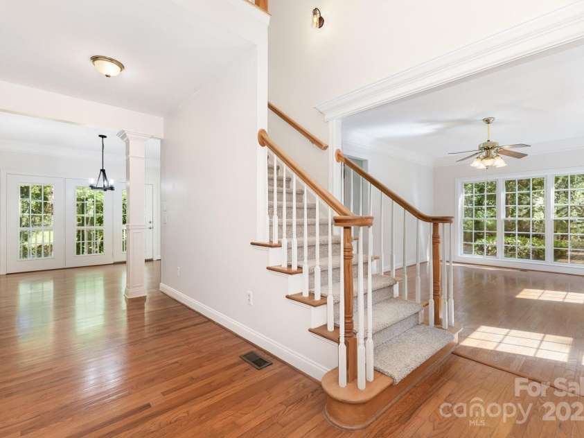 8300 Loma Linda Lane, Waxhaw, NC 28173.  MLS# CAR4286196, YatesRealty ID 32524. 