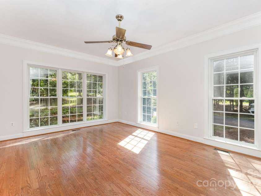 8300 Loma Linda Lane, Waxhaw, NC 28173.  MLS# CAR4286196, YatesRealty ID 32524. 